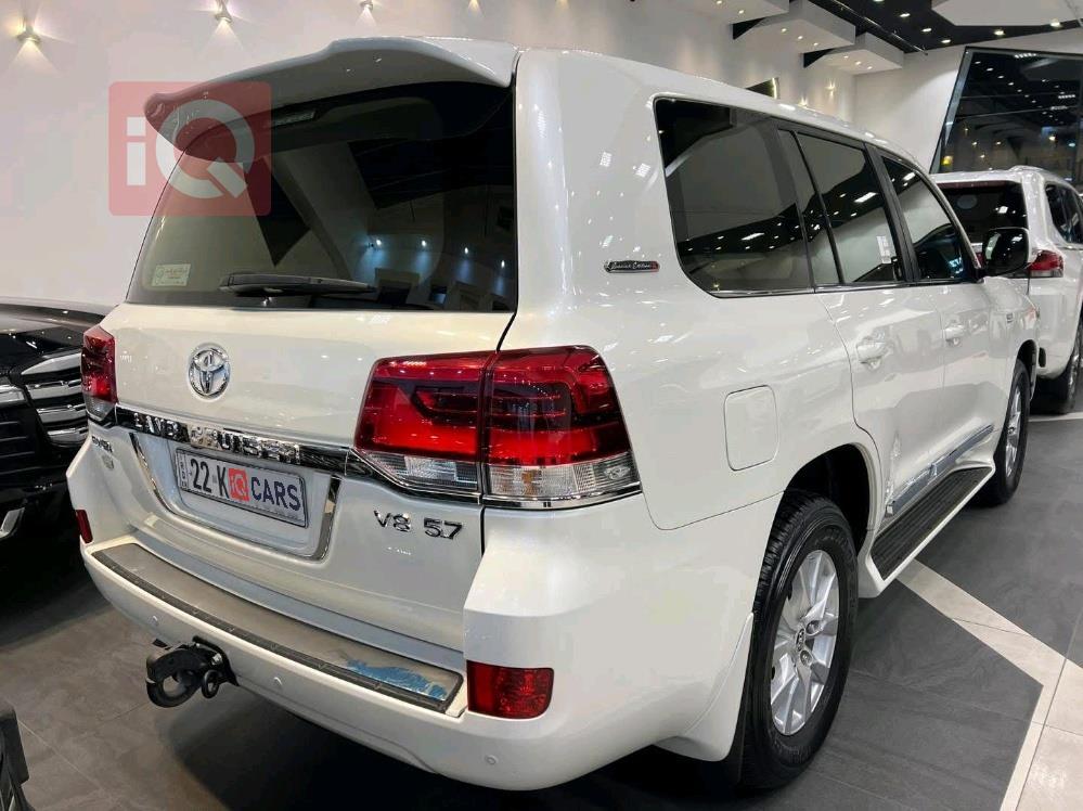 تويوتا لاندكروزر